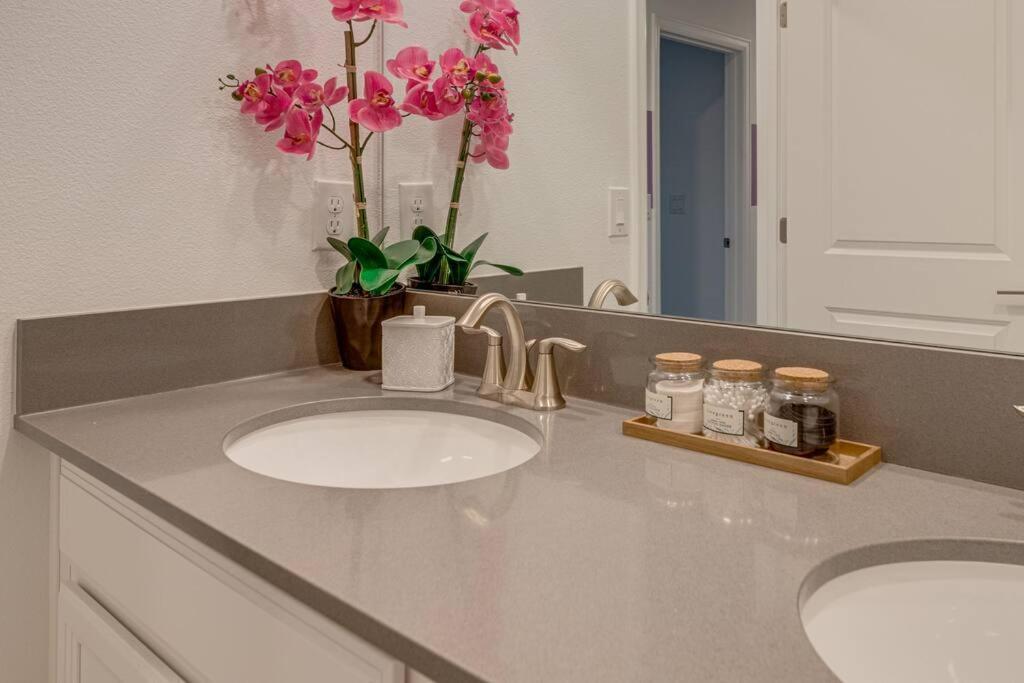 Newly Listed Townhouse Storey Lake, Free Waterpark 키시미 외부 사진