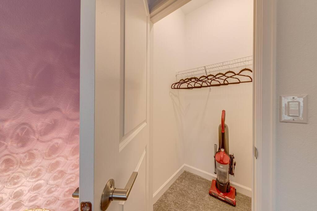 Newly Listed Townhouse Storey Lake, Free Waterpark 키시미 외부 사진